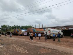 Jalan rusak FM2B gelar aksi dijalan, blokir truk bertonase tinggi