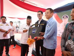 Pj Bupati Apriyadi Seharian Ngantor di Desa Bayung Lencir