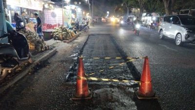 Pikirkan Kenyamanan dan Keselamatan, PUPR Muba Lakukan Permeliharaan Jalan