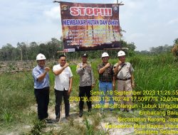 Kapolsek Karang Jaya TM GULTOM Bersama PT PML Melaksanakan Sosialisasi dan Pasang Spanduk Stop Membakar Hutan, Lahan, dan Kebun