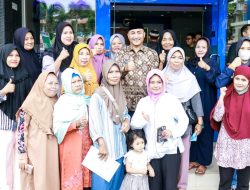 Bantu Umak Dicairkan, Pj Bupati Apriyadi Buat Emak-emak Sumringah Saat Bulan Puasa