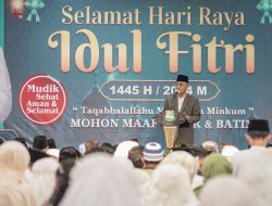 Bareng Keluarga dan Warga Muba, Pj Bupati Apriyadi Salat Id di Rumdin