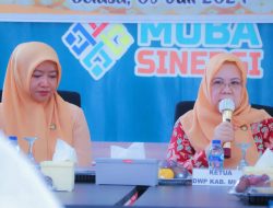 Kunker ke Tungkal Jaya, Ketua DWP Muba Disambut Antusias Warga