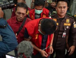 ​Skandal Irigasi Muara Enim: Anggota DPRD & Anak Kandung Diringkus, Uang Suap Rp 1,6 M Disulap Jadi Alphard Putih!