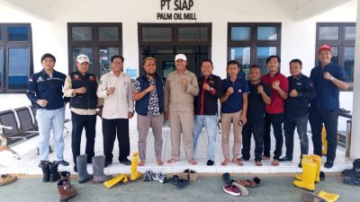 Sidak Pasca RDP DPRD Muba, DLH dan PT SIAP Uji Sampel Air Sungai Terkait Dugaan Pencemaran